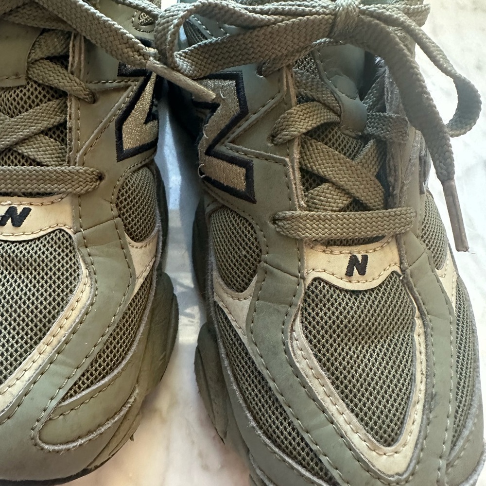 New Balance Olive Green 9060 Athletic Shoes Size 3 (35 EU) - Picture 6 of 8